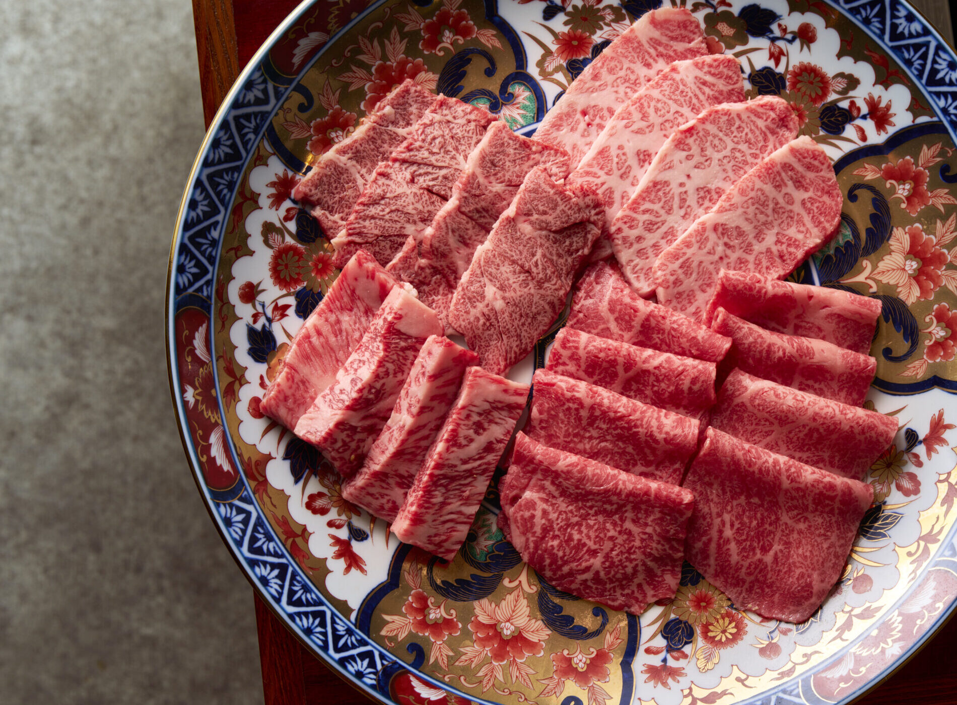 「焼肉ルーム 宝来苑」の画像が表示されています。
